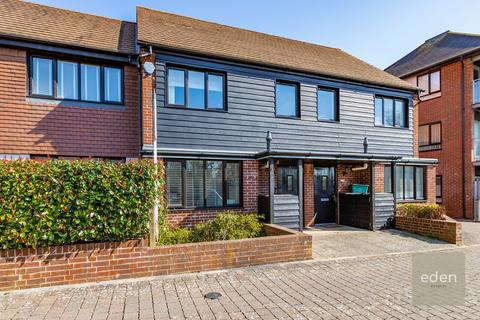 Derby Drive, Leybourne, ME19 3 bed terraced house for sale