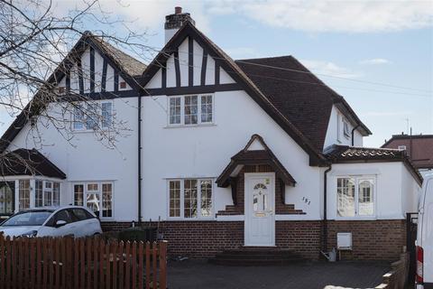 4 bedroom semi-detached house for sale