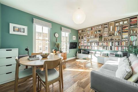 Sutherland Square, London SE17 1 bed flat for sale