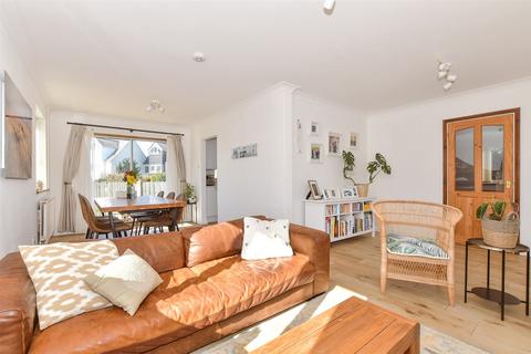 Bobbin Lodge Hill, Canterbury CT4 4 bed detached house for sale