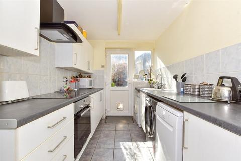 Central Road, Ramsgate CT11 2 bed terraced house for sale