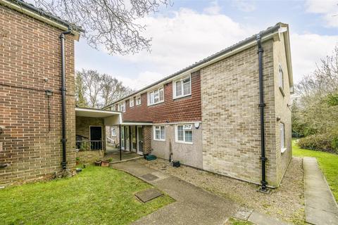 Copley Road, Stanmore HA7 2 bed flat for sale