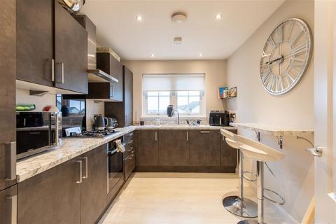Hayfield Brae, Methven, Perth 3 bed semi
