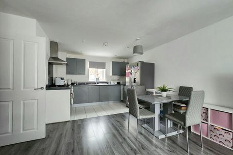 Nettle Way, Sheerness ME12 2 bed ground floor flat for sale