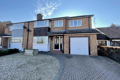 4 bedroom semi-detached house for sale