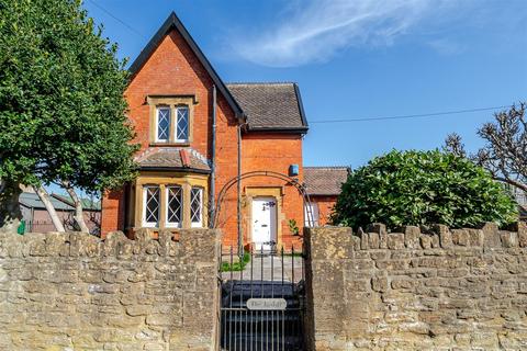 East Street, Martock 3 bed detached house for sale