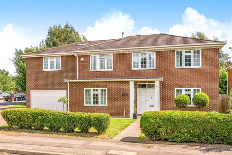 Drynham Park, Weybridge, KT13 5 bed detached house for sale