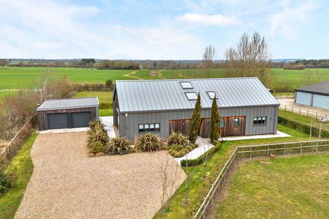 High Easter Road, Dunmow CM6 5 bed barn conversion for sale