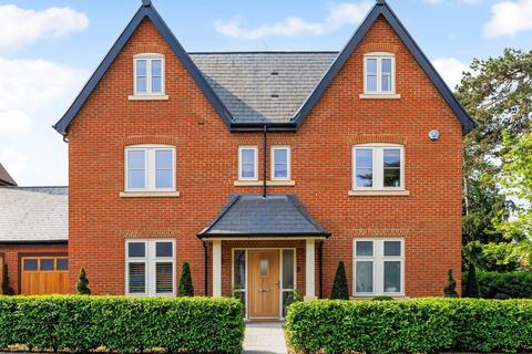 Laychequers Meadow, Taplow... 5 bed detached house for sale