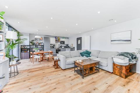 Admiral Court, South Croydon... 2 bed flat for sale