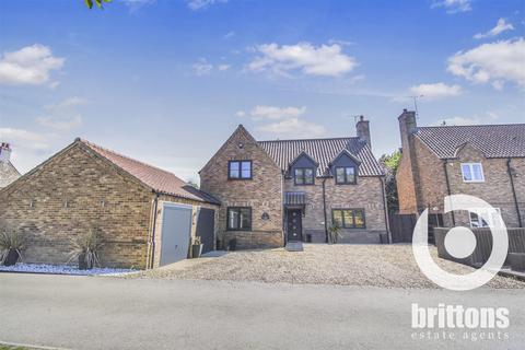 High Road, Saddlebow, King's Lynn 4 bed detached house for sale