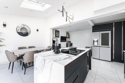 Matlock Crescent, Cheam, Sutton 5 bed terraced house for sale