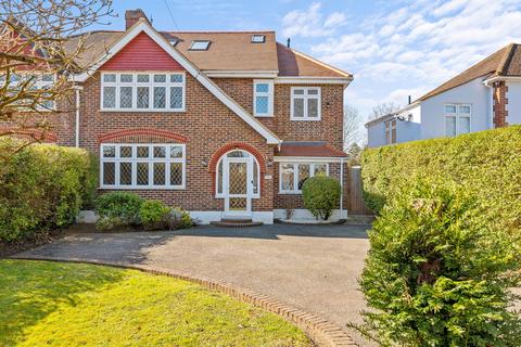Salisbury Road, Worcester Park KT4 5 bed semi