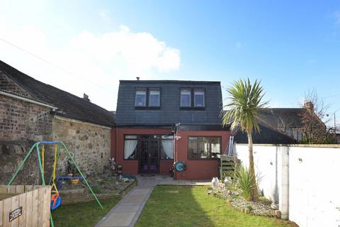 61 Main Street, Pathhead, EH37 5PZ 3 bed semi