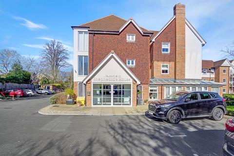 Manor Park Road, Chislehurst, BR7 5FT 2 bed apartment for sale