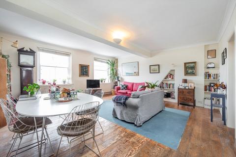 Arundel Place, Islington, N1 3 bed flat for sale