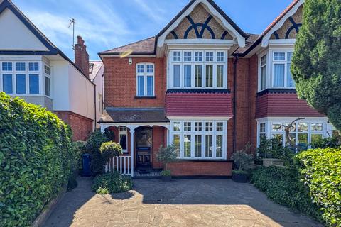 Pinner, Greater London HA5 4 bed semi