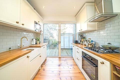 Lynton Road, London W3 1 bed flat for sale