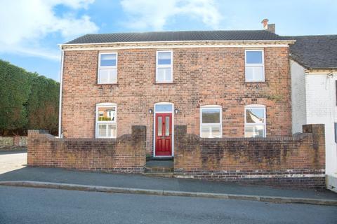 Keys Hill, Baddesley Ensor 3 bed end of terrace house for sale