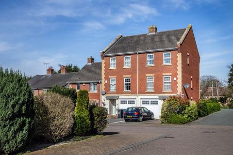 Jackson Avenue, Nantwich 3 bed townhouse for sale