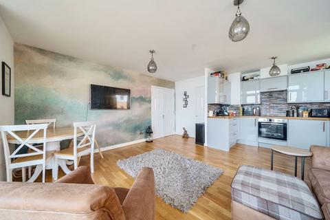 Inverness Mews, Galleons Lock, E16 2 bed apartment for sale