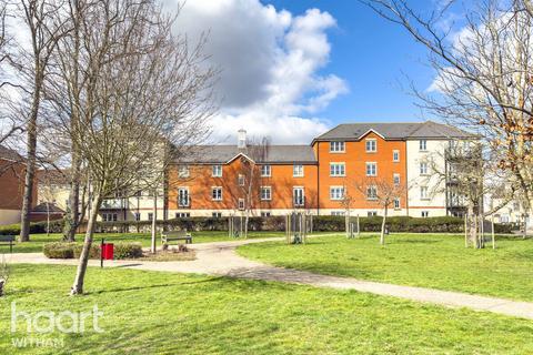 Halcyon Close, Witham 2 bed apartment for sale