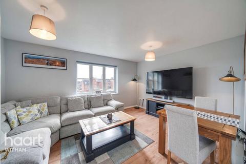 Halcyon Close, Witham 2 bed apartment for sale