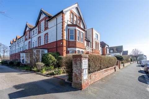 Streete Court, Victoria Drive, Bognor... 2 bed flat for sale