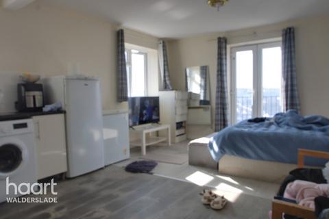 Longhill Avenue, Chatham 1 bed flat for sale