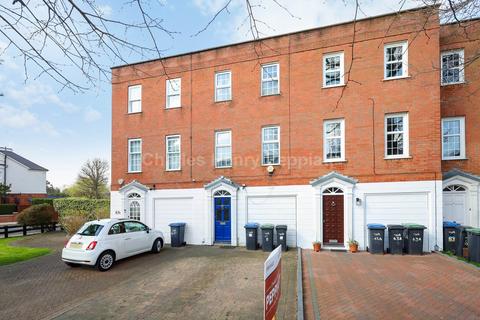 The Mall, Southgate, N14 4 bed townhouse for sale