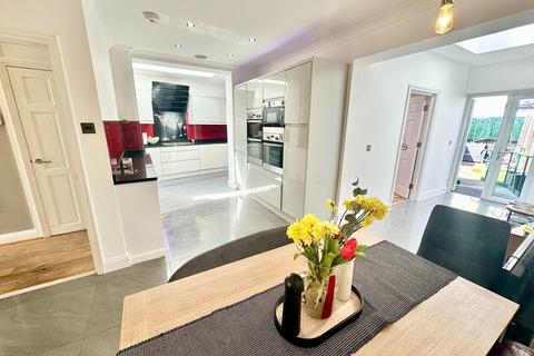 Kingsmead Avenue, London NW9 4 bed end of terrace house for sale