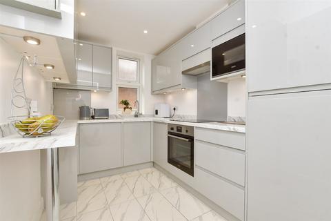 Bromley Road, Beckenham, Kent 2 bed apartment for sale