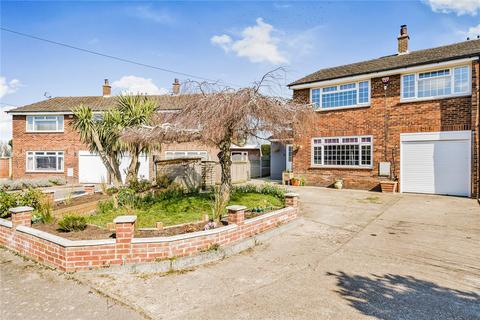 Vineyard Crescent, Rainham... 3 bed semi