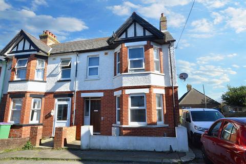 Exeter Close, Folkestone CT19 3 bed semi