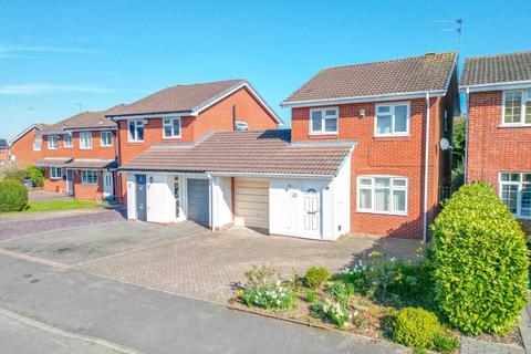 Chatsworth Drive, Nuneaton, CV11 3 bed link detached house for sale