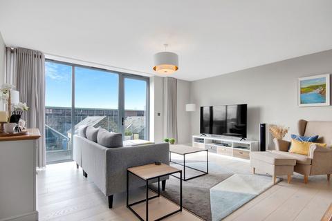 London KT1 3 bed apartment for sale