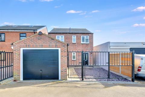 Old Bar Close, Nottingham 3 bed detached house for sale