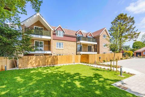 Limpsfield Road, Warlingham CR6 2 bed apartment for sale