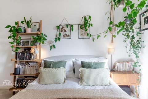 Collent Street, LONDON E9 1 bed flat for sale