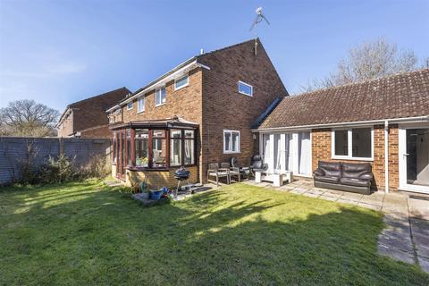 Stanley Close, Staplehurst, Tonbridge 5 bed end of terrace house for sale