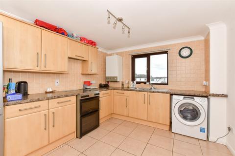 Crescent Court, Shanklin PO37 2 bed apartment for sale