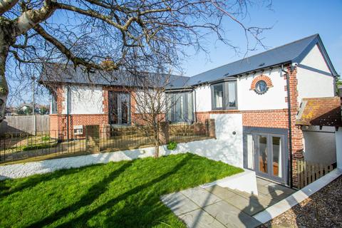 The Broadway, Herne Bay, CT6 5 bed detached house for sale