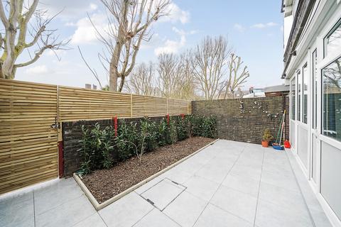 Kirwyn Way, London 1 bed apartment for sale