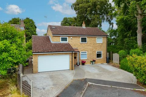 Kings Drive, Newmarket CB8 4 bed detached house for sale