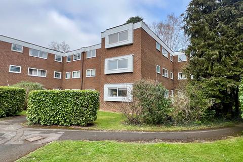 Woodley, Berkshire RG5 3 bed flat for sale