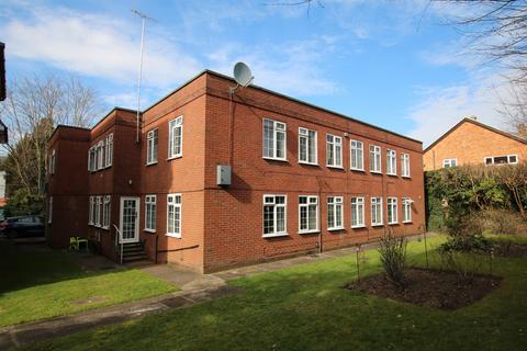 EPSOM ROAD, LEATHERHEAD, KT22 1 bed apartment for sale