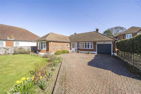 Hillcrest Avenue, Surrey KT16 3 bed bungalow for sale