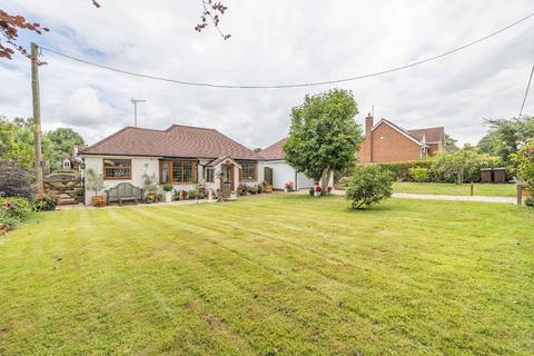 Canterbury Road, Ashford, TN25 3 bed bungalow for sale