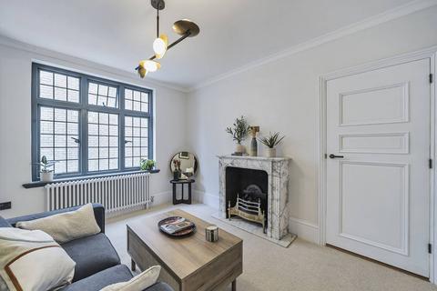 Pavilion Road, Sloane Square, London... 1 bed flat for sale