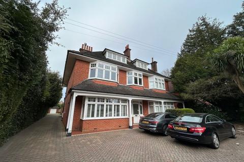 Portchester Road, Bournemouth BH8 2 bed flat for sale